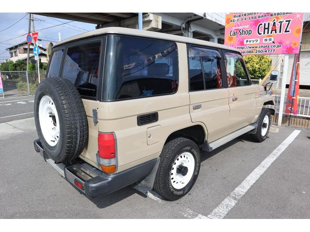 ランドクルーザー７０ ＬＸ　後期モデル　ベージュ全塗装　ディーゼル　切替４ＷＤ　フェンダーミラー　外品１６インチＡＷ　ＥＴＣ　記録簿　ＣＤ　エアコン付　純正マフラー　タイベルＨ２６年５月２９．６万ｋｍ時交換済　車検令和９・１０月（7枚目）