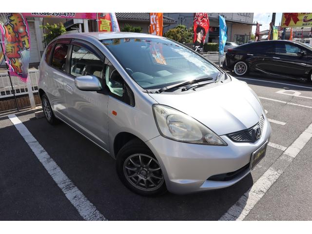 車検も残有ります！令和８年３月！走りが良いですし試乗で確認できます！１３０００ＣＣで維持費が楽で燃費が良いです。大人気！お買い得！１台限定です！