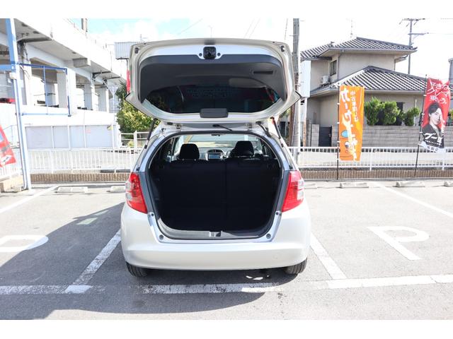 遠方の方でも安心！当社は全国納車ＯＫです！前向きな方には自宅へ資料を送ります！（詳細なお見積・複数の写真・登録に必要な書類・ローン用紙など）　そのため、ご住所・郵便番号・ＴＥＬを連絡して下さい♪