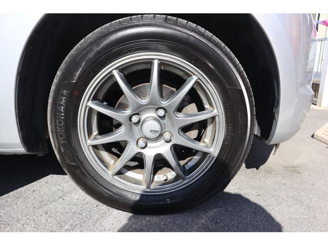 外品１４インチＡＷです。タイヤの山は車検には通るようですがいずれ交換が必要になります。