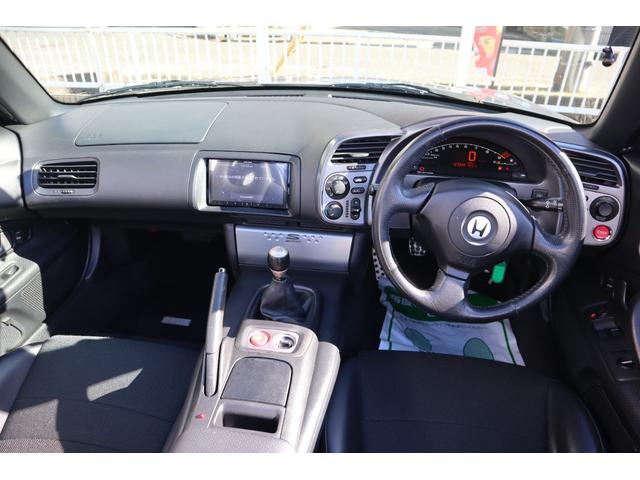 Ｓ２０００ ベースグレード　６ＭＴ　ＶＴＥＣ　電動オープン幌　ディスプレイオーディオ　Ｂｌｏｕｅｔｏｏｔｈ　ＥＴＣ　ブラックハーフレザーシート　ＨＩＤライト　キーレス　純正１６インチＡＷ　エアコン　タイミングチェーン式（13枚目）