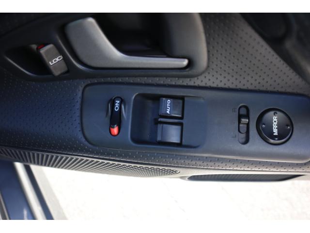 Ｓ２０００ ベースグレード　６ＭＴ　ＶＴＥＣ　電動オープン幌　ディスプレイオーディオ　Ｂｌｏｕｅｔｏｏｔｈ　ＥＴＣ　ブラックハーフレザーシート　ＨＩＤライト　キーレス　純正１６インチＡＷ　エアコン　タイミングチェーン式（17枚目）