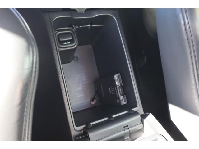 Ｓ２０００ ベースグレード　６ＭＴ　ＶＴＥＣ　電動オープン幌　ディスプレイオーディオ　Ｂｌｏｕｅｔｏｏｔｈ　ＥＴＣ　ブラックハーフレザーシート　ＨＩＤライト　キーレス　純正１６インチＡＷ　エアコン　タイミングチェーン式（18枚目）