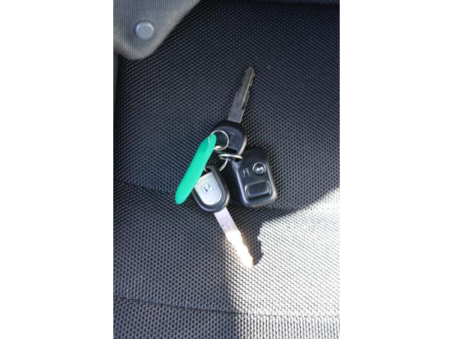 Ｓ２０００ ベースグレード　６ＭＴ　ＶＴＥＣ　電動オープン幌　ディスプレイオーディオ　Ｂｌｏｕｅｔｏｏｔｈ　ＥＴＣ　ブラックハーフレザーシート　ＨＩＤライト　キーレス　純正１６インチＡＷ　エアコン　タイミングチェーン式（19枚目）