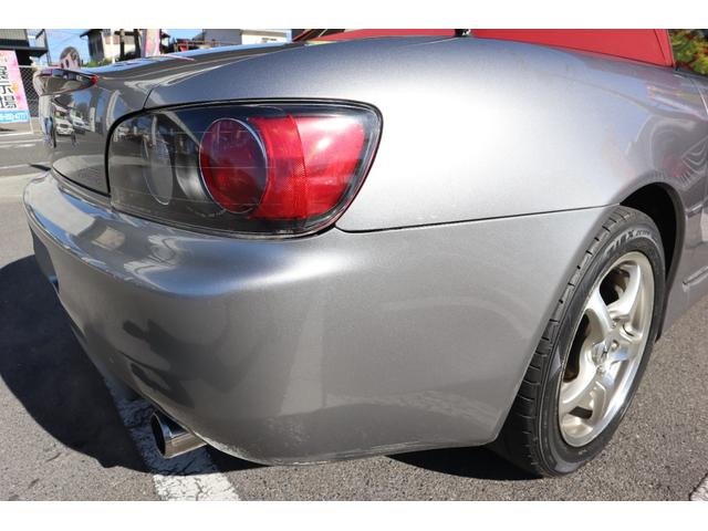 Ｓ２０００ ベースグレード　６ＭＴ　ＶＴＥＣ　電動オープン幌　ディスプレイオーディオ　Ｂｌｏｕｅｔｏｏｔｈ　ＥＴＣ　ブラックハーフレザーシート　ＨＩＤライト　キーレス　純正１６インチＡＷ　エアコン　タイミングチェーン式（28枚目）