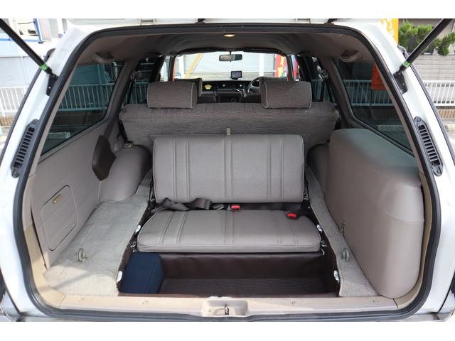 クラウンステーションワゴン スーパーデラックス　１Ｇエンジン　ベンチシート　コラム４ＭＴ　８人乗り　３列シート　ポータブルナビ　外品オーディオ　外品１４インチＡＷ　外品ショック　ＥＴＣ　キーレス　タイミングベルト交換済み　エアコン　ＰＳ　ＰＷ（11枚目）