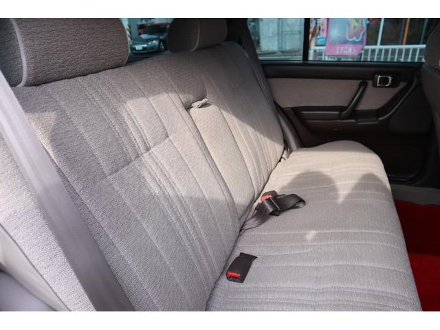 クラウンステーションワゴン スーパーデラックス　１Ｇエンジン　ベンチシート　コラム４ＭＴ　８人乗り　３列シート　ポータブルナビ　外品オーディオ　外品１４インチＡＷ　外品ショック　ＥＴＣ　キーレス　タイミングベルト交換済み　エアコン　ＰＳ　ＰＷ（13枚目）