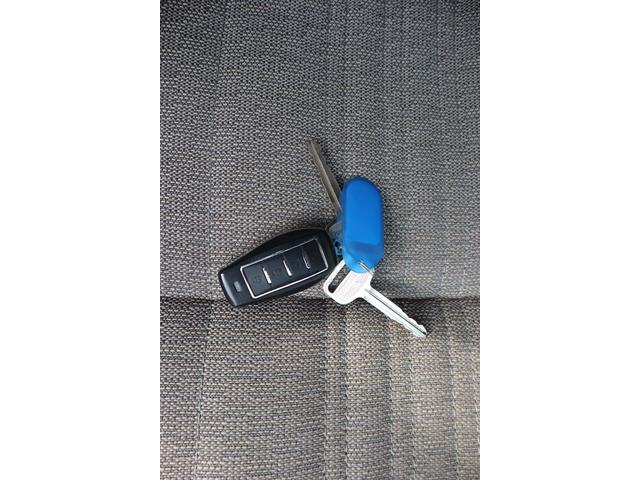 クラウンステーションワゴン スーパーデラックス　１Ｇエンジン　ベンチシート　コラム４ＭＴ　８人乗り　３列シート　ポータブルナビ　外品オーディオ　外品１４インチＡＷ　外品ショック　ＥＴＣ　キーレス　タイミングベルト交換済み　エアコン　ＰＳ　ＰＷ（21枚目）