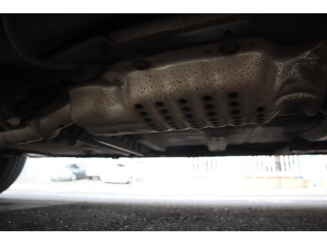 クラウンステーションワゴン スーパーデラックス　１Ｇエンジン　ベンチシート　コラム４ＭＴ　８人乗り　３列シート　ポータブルナビ　外品オーディオ　外品１４インチＡＷ　外品ショック　ＥＴＣ　キーレス　タイミングベルト交換済み　エアコン　ＰＳ　ＰＷ（24枚目）