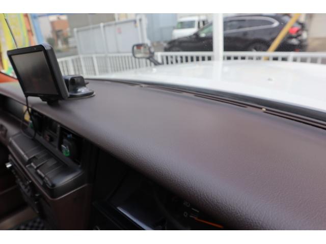 クラウンステーションワゴン スーパーデラックス　１Ｇエンジン　ベンチシート　コラム４ＭＴ　８人乗り　３列シート　ポータブルナビ　外品オーディオ　外品１４インチＡＷ　外品ショック　ＥＴＣ　キーレス　タイミングベルト交換済み　エアコン　ＰＳ　ＰＷ（40枚目）