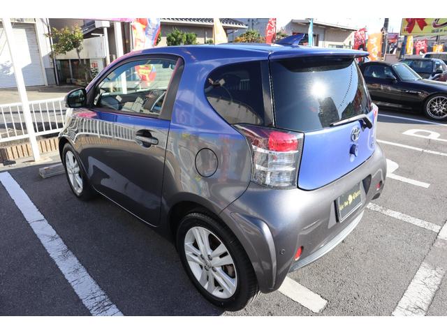 iQ 130G レザーパッケージ・グランブルー KENWOODナビ DVD Bluetooth フルセグTV ハーフレザーシート ドラレコ フォグライト 純正マフラー ESC AUTOエアコン 純16インチAW オートライト キーレス Tチェーン式(6枚目)