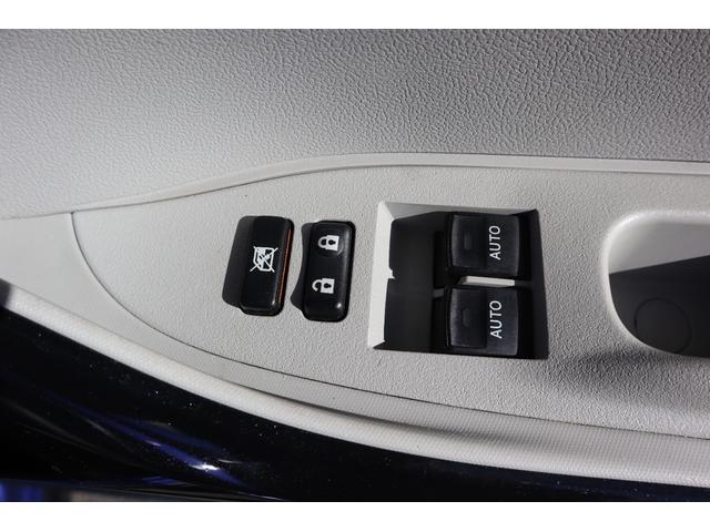 iQ 130G レザーパッケージ・グランブルー KENWOODナビ DVD Bluetooth フルセグTV ハーフレザーシート ドラレコ フォグライト 純正マフラー ESC AUTOエアコン 純16インチAW オートライト キーレス Tチェーン式(27枚目)