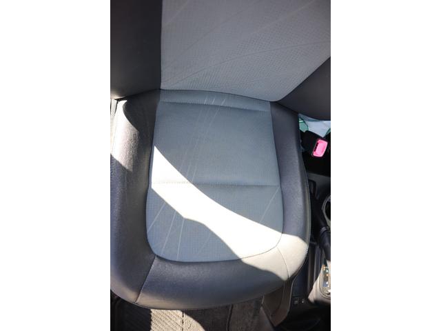 iQ 130G レザーパッケージ・グランブルー KENWOODナビ DVD Bluetooth フルセグTV ハーフレザーシート ドラレコ フォグライト 純正マフラー ESC AUTOエアコン 純16インチAW オートライト キーレス Tチェーン式(28枚目)