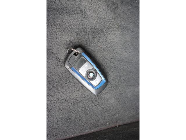 ３シリーズ ３２０ｉツーリング　Ｍスポーツ　ターボ　エアロパーツ　ＷＯＲＫ１９ＡＷ　ＨＤＤナビ　ＤＶＤ再生　Ｂｌｕｅｔｏｏｔｈ　ドラレコ　Ｂカメラ　ＥＴＣ　パワーシート　パドルシフト　フル装備　エアバック　スマートキー　ＨＩＤライト　チェーン式（38枚目）