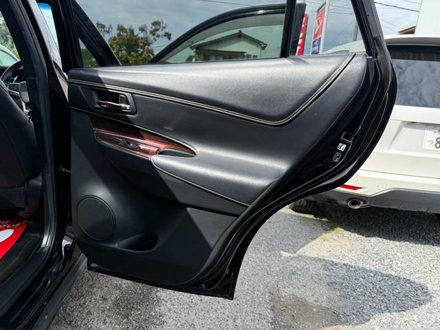 ハリアー プレミアム　／自社下取直売車／電動開閉サンルーフ／禁煙ワンオーナー車／衝突被害軽減ブレーキ／電動リアゲート／レザー調シート／電動シート／ナビＴＶ／バックカメラ／Ｂｌｕｅｔｏｏｔｈ／ＥＴＣ／非降雪エリアワンオーナー（54枚目）