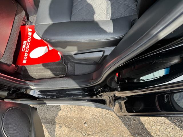ハリアー プレミアム　／自社下取直売車／電動開閉サンルーフ／禁煙ワンオーナー車／衝突被害軽減ブレーキ／電動リアゲート／レザー調シート／電動シート／ナビＴＶ／バックカメラ／Ｂｌｕｅｔｏｏｔｈ／ＥＴＣ／非降雪エリアワンオーナー（59枚目）