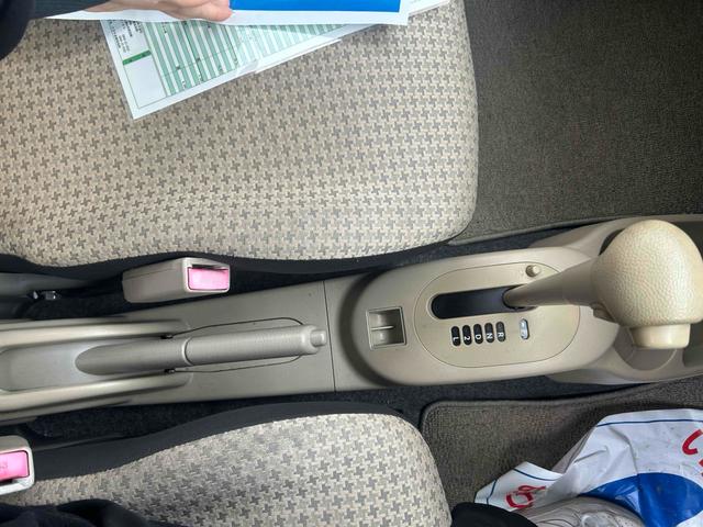 アルト Ｆ　ＥＴＣ　バックカメラ　キーレスエントリー　電動格納ミラー　ＡＴ　盗難防止システム　ＣＤ　衝突安全ボディ　エアコン（10枚目）