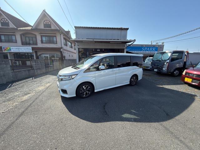 ステップワゴンスパーダ スパーダ ホンダセンシング ワンオーナー禁煙車 サイドリフトアップシート フロアマット新品 7人乗り 純正エンジンスターターリフトアップシートリモコン(8枚目)