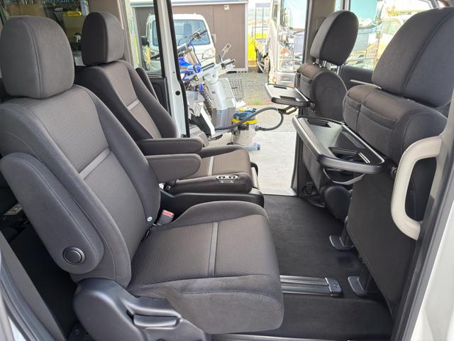 ステップワゴンスパーダ スパーダ ホンダセンシング ワンオーナー禁煙車 サイドリフトアップシート フロアマット新品 7人乗り 純正エンジンスターターリフトアップシートリモコン(23枚目)
