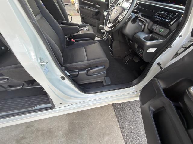 ステップワゴンスパーダ スパーダ ホンダセンシング ワンオーナー禁煙車 サイドリフトアップシート フロアマット新品 7人乗り 純正エンジンスターターリフトアップシートリモコン(28枚目)