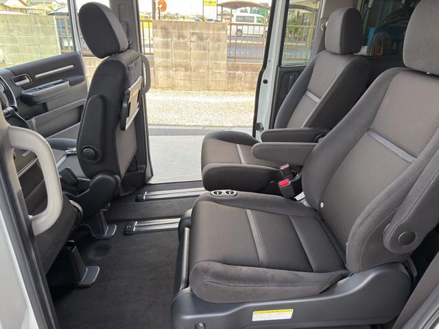 ステップワゴンスパーダ スパーダ ホンダセンシング ワンオーナー禁煙車 サイドリフトアップシート フロアマット新品 7人乗り 純正エンジンスターターリフトアップシートリモコン(34枚目)