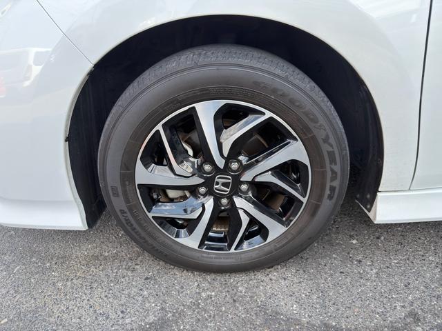 ステップワゴンスパーダ スパーダ ホンダセンシング ワンオーナー禁煙車 サイドリフトアップシート フロアマット新品 7人乗り 純正エンジンスターターリフトアップシートリモコン(38枚目)