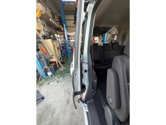 ステップワゴンスパーダ スパーダ ホンダセンシング ワンオーナー禁煙車 サイドリフトアップシート フロアマット新品 7人乗り 純正エンジンスターターリフトアップシートリモコン(45枚目)