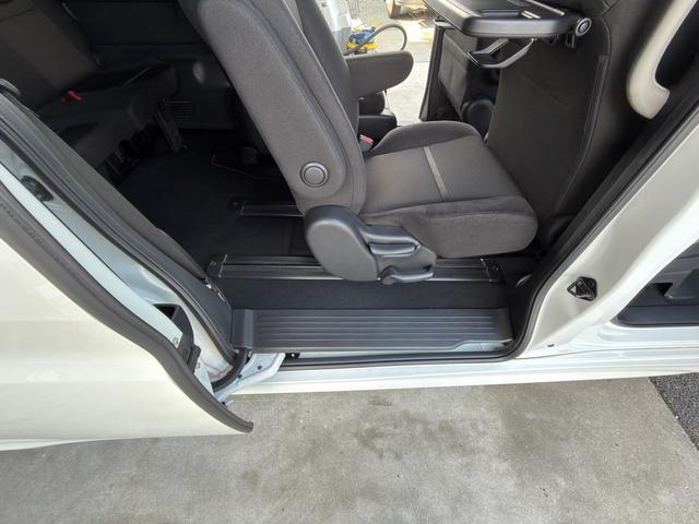 ステップワゴンスパーダ スパーダ ホンダセンシング ワンオーナー禁煙車 サイドリフトアップシート フロアマット新品 7人乗り 純正エンジンスターターリフトアップシートリモコン(46枚目)