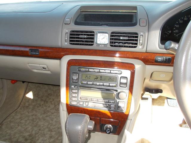 プログレ NC250 後期LEDヘッドランプ禁煙車 パワーシート 純正オーディオ(16枚目)