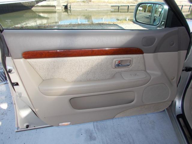 プログレ NC250 後期LEDヘッドランプ禁煙車 パワーシート 純正オーディオ(28枚目)