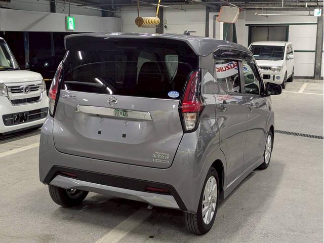 デイズ ハイウェイスター X ディスプレイオーディオ アラウンドビューモニター エマージェンシーブレーキ 車線逸脱警報装置 ハイビームアシスト ベンチシート バックカメラ スマートキー 盗難防止装置(14枚目)