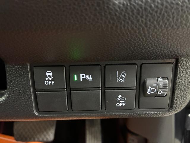 【運転サポート装備】　ブレーキをアシストする機能や横滑り防止機能などのサポート装備も充実してます！