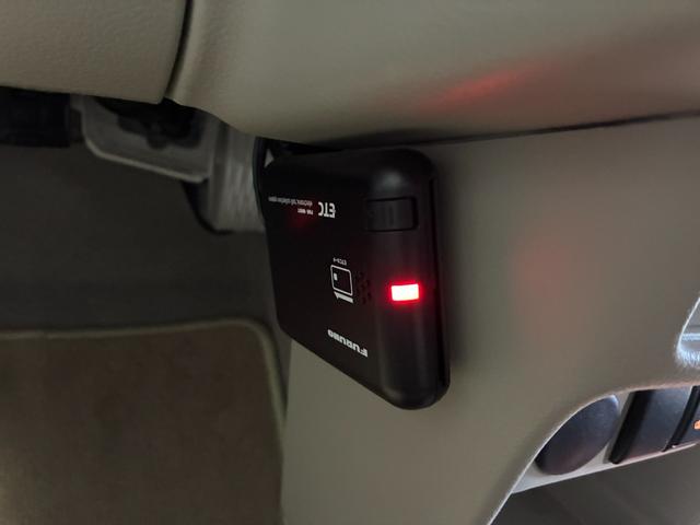 アルトラパン Ｘ　社外ナビ　バックカメラ　ＥＴＣ　衝突被害軽減ブレーキ　横滑り防止装置　アイドリングストップ　プッシュスタート　スマートキー　ＨＩＤヘッドライト　オートエアコン　シートヒーター　電動格納ドアミラー（27枚目）