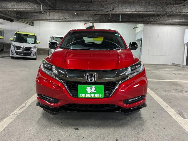 ヴェゼル ハイブリッドＲＳ・ホンダセンシング　純正ナビ　バックカメラ　ＥＴＣ　衝突被害軽減ブレーキ　レーンキープアシスト　横滑り防止装置　プッシュスタート　オートライト　オートエアコン　シートヒーター　電子パーキングブレーキ　電動格納ドアミラー（8枚目）