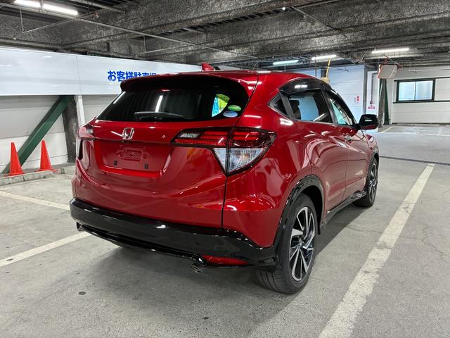 ヴェゼル ハイブリッドＲＳ・ホンダセンシング　純正ナビ　バックカメラ　ＥＴＣ　衝突被害軽減ブレーキ　レーンキープアシスト　横滑り防止装置　プッシュスタート　オートライト　オートエアコン　シートヒーター　電子パーキングブレーキ　電動格納ドアミラー（14枚目）