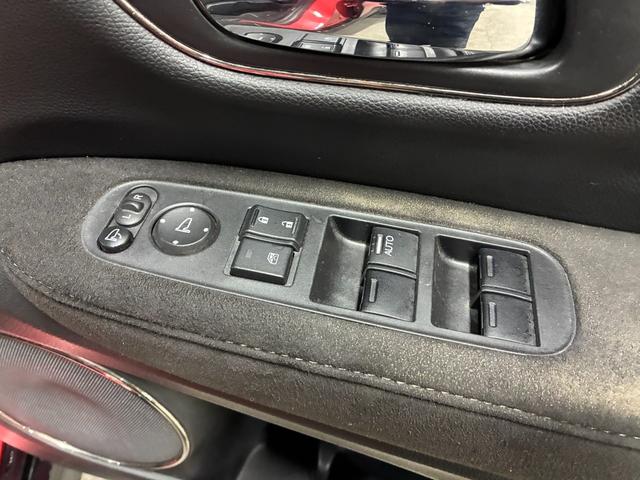 ヴェゼル ハイブリッドＲＳ・ホンダセンシング　純正ナビ　バックカメラ　ＥＴＣ　衝突被害軽減ブレーキ　レーンキープアシスト　横滑り防止装置　プッシュスタート　オートライト　オートエアコン　シートヒーター　電子パーキングブレーキ　電動格納ドアミラー（20枚目）