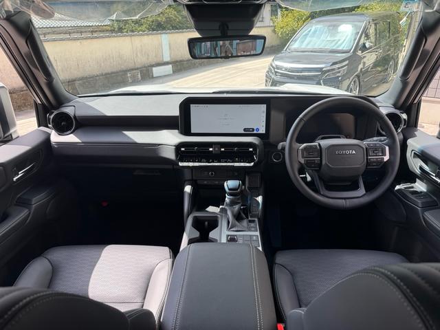 ランドクルーザー250 VX シグネチャーイルミ 丸目LEDヘッドライト トヨタチームメイトアドバンストドライブ ムーンルーフ デジタルインナーミラー パノラミックビューモニター(13枚目)