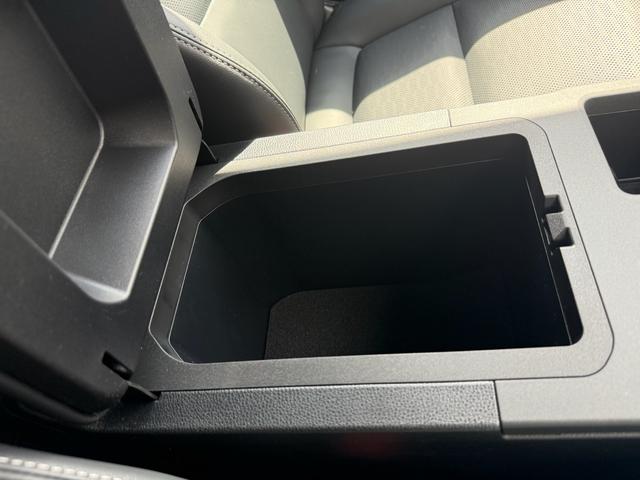 ランドクルーザー250 VX シグネチャーイルミ 丸目LEDヘッドライト トヨタチームメイトアドバンストドライブ ムーンルーフ デジタルインナーミラー パノラミックビューモニター(19枚目)