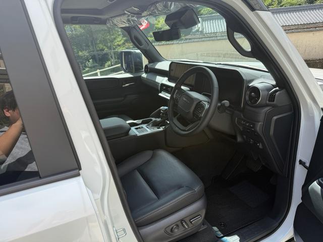 ランドクルーザー250 VX シグネチャーイルミ 丸目LEDヘッドライト トヨタチームメイトアドバンストドライブ ムーンルーフ デジタルインナーミラー パノラミックビューモニター(31枚目)