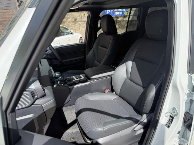 ランドクルーザー250 VX シグネチャーイルミ 丸目LEDヘッドライト トヨタチームメイトアドバンストドライブ ムーンルーフ デジタルインナーミラー パノラミックビューモニター(32枚目)