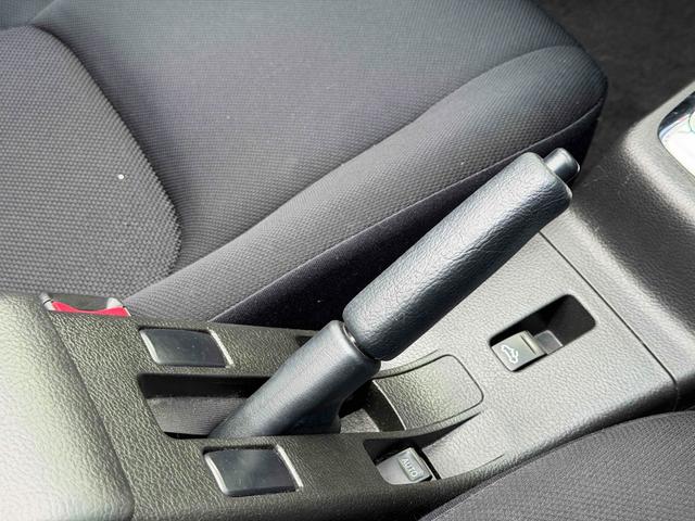 コペン アクティブトップ ETC ナビ TV キーレスエントリー AT ABS CD USB ミュージックプレイヤー接続可 アルミホイール 衝突安全ボディ エアコン パワーステアリング パワーウィンドウ 運転席エアバッグ(29枚目)