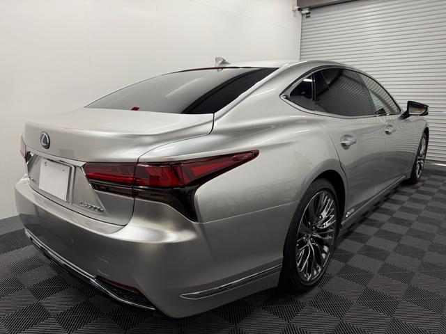 LS LS500h バージョンL サンルーフ・クロームメッキホイール・銀影ラスター・(7枚目)