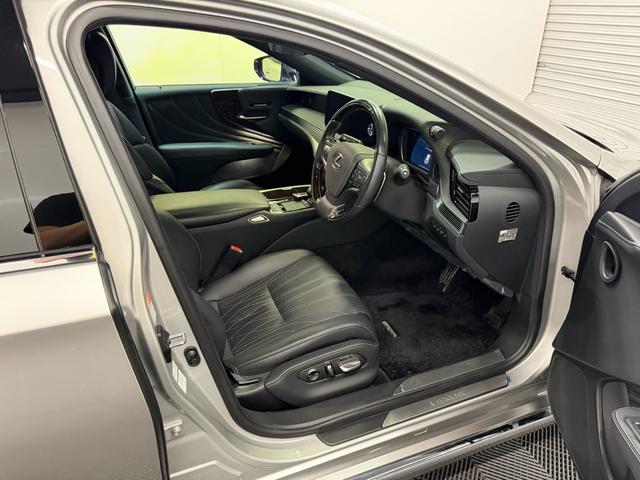 LS LS500h バージョンL サンルーフ・クロームメッキホイール・銀影ラスター・(16枚目)