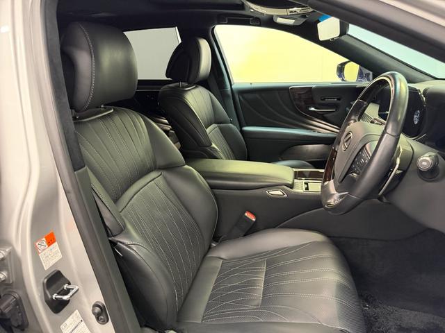 LS LS500h バージョンL サンルーフ・クロームメッキホイール・銀影ラスター・(17枚目)