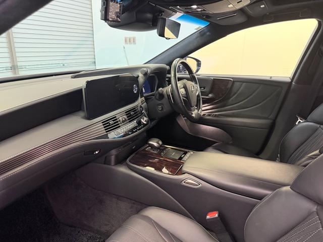 LS LS500h バージョンL サンルーフ・クロームメッキホイール・銀影ラスター・(36枚目)