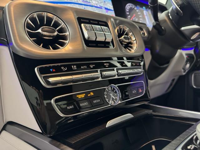 Ｇクラス Ｇ６３エディションマグノホワイト　エディションマグノホワイト　ＲＨＤ　ホワイトナッパレザーシート　エクスクルーシブＰＫＧ　ＡＭＧナイトパッケージ　限定車　ＡＭＧ２２インチ　マッドブラックアルミＰＫＧ　禁煙車　保証付　ドラレコ（7枚目）