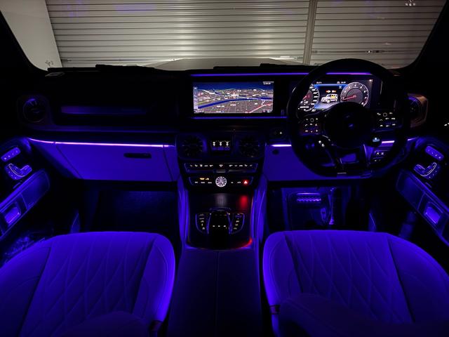 Ｇクラス Ｇ６３エディションマグノホワイト　エディションマグノホワイト　ＲＨＤ　ホワイトナッパレザーシート　エクスクルーシブＰＫＧ　ＡＭＧナイトパッケージ　限定車　ＡＭＧ２２インチ　マッドブラックアルミＰＫＧ　禁煙車　保証付　ドラレコ（8枚目）