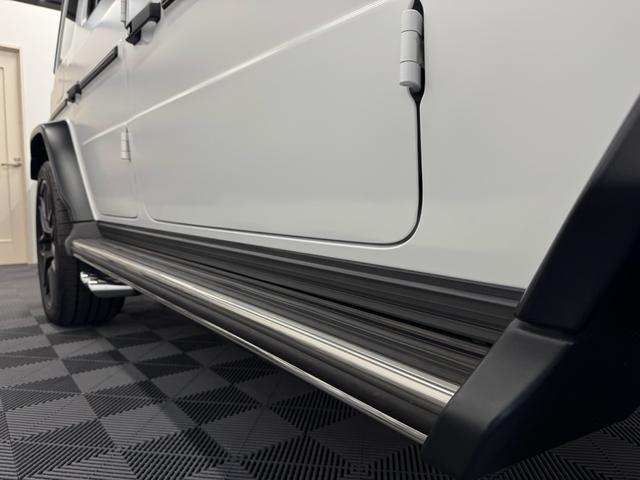 Ｇクラス Ｇ６３エディションマグノホワイト　エディションマグノホワイト　ＲＨＤ　ホワイトナッパレザーシート　エクスクルーシブＰＫＧ　ＡＭＧナイトパッケージ　限定車　ＡＭＧ２２インチ　マッドブラックアルミＰＫＧ　禁煙車　保証付　ドラレコ（33枚目）