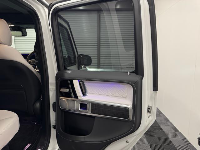 Ｇクラス Ｇ６３エディションマグノホワイト　エディションマグノホワイト　ＲＨＤ　ホワイトナッパレザーシート　エクスクルーシブＰＫＧ　ＡＭＧナイトパッケージ　限定車　ＡＭＧ２２インチ　マッドブラックアルミＰＫＧ　禁煙車　保証付　ドラレコ（58枚目）