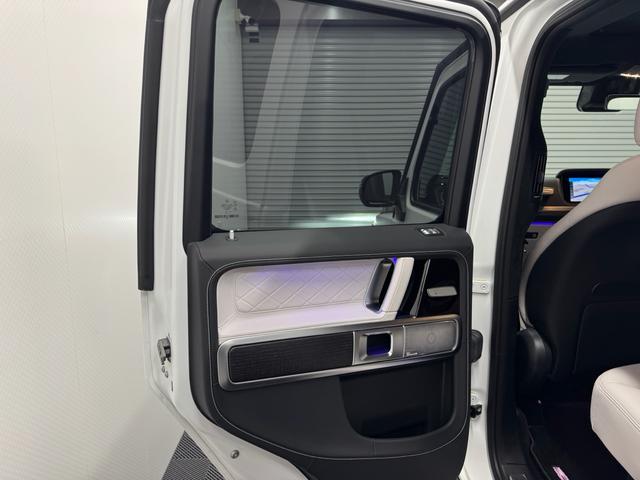 Ｇクラス Ｇ６３エディションマグノホワイト　エディションマグノホワイト　ＲＨＤ　ホワイトナッパレザーシート　エクスクルーシブＰＫＧ　ＡＭＧナイトパッケージ　限定車　ＡＭＧ２２インチ　マッドブラックアルミＰＫＧ　禁煙車　保証付　ドラレコ（60枚目）